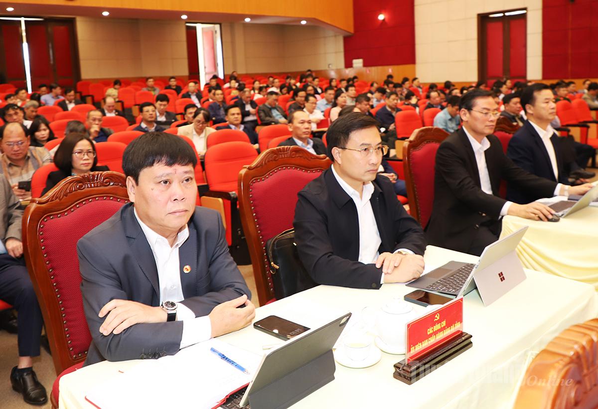 Leiders van afdelingen en vestigingen woonden de conferentie bij