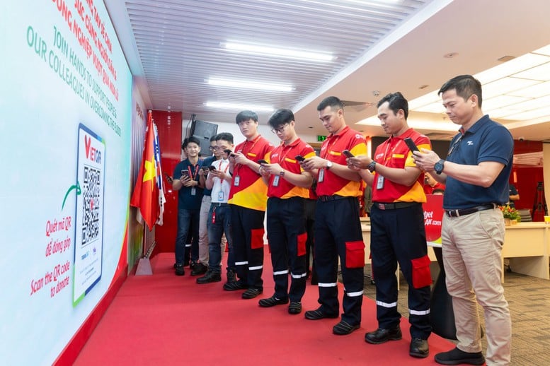 Những chuyến bay nghĩa tình hướng về miền Trung- Ảnh 3.