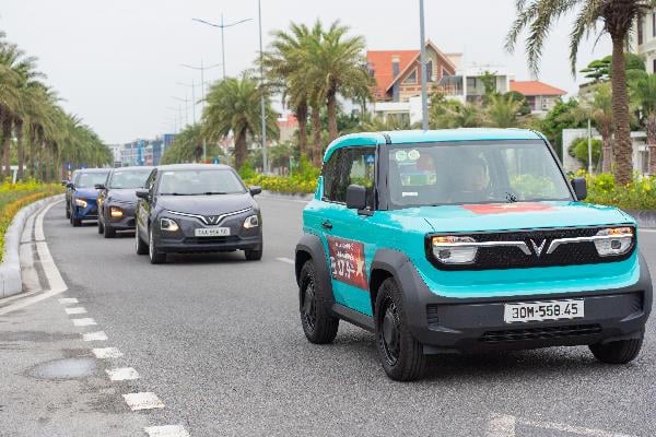 จากสถิติของ VinFast ในการส่งมอบรถยนต์มากกว่า 20,000 คันต่อเดือน: คุณภาพและมูลค่าเป็นปัจจัยสำคัญที่สุดในการตัดสินใจ