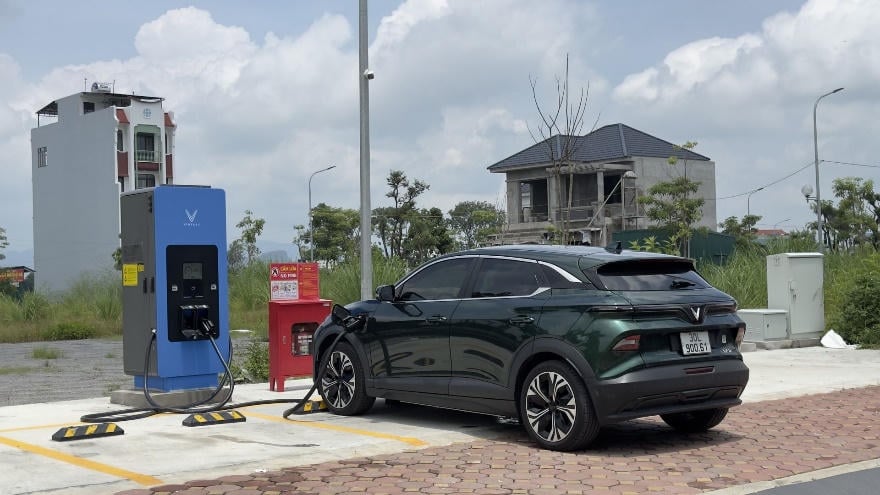 จากสถิติของ VinFast ในการส่งมอบรถยนต์มากกว่า 20,000 คันต่อเดือน: คุณภาพและมูลค่าเป็นปัจจัยสำคัญที่สุดในการตัดสินใจ