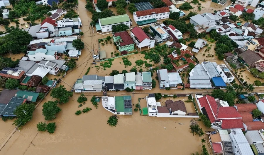 O Departamento de Impostos enviou um comunicado urgente para isentar, reduzir e prorrogar o pagamento de impostos para pessoas afetadas por tempestades e inundações.