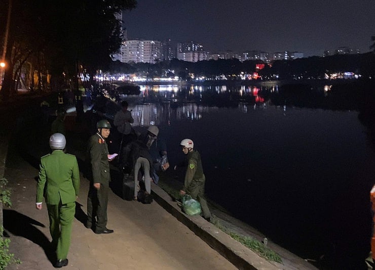 Phường Hoàng Liệt: Chấm dứt tình trạng tập trung câu cá, xả rác tại hồ Linh Đàm- Ảnh 2.