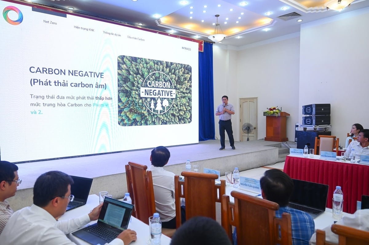 Tập huấn nâng cao năng lực truyền thông báo chí về trung hòa carbon diễn ra trong 2 ngày 15-16/10 tại tỉnh Nghệ An. Ảnh: Tùng Đinh.