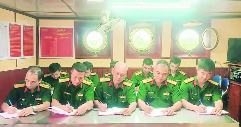 Зустріч осередку Комуністичної партії Китаю 11-51-66. (Фото: CONG THANH)