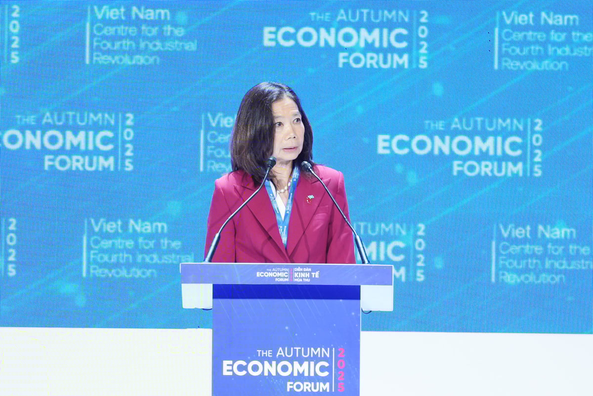 Birleşmiş Milletler Vietnam Yerleşik Koordinatörü Pauline Tamesis, Ho Chi Minh şehrinde düzenlenen 2025 Sonbahar Ekonomik Forumu'nda paylaşımda bulundu. Fotoğraf: Düzenleme Komitesi. Bà Pauline Tamesis, Điều phối viên thường trú Liên hợp quốc tại Việt Nam chia sẻ tại Diễn đàn Kinh tế mùa thu 2025 được tổ chức tại TP.HCM. Ảnh: BTC.