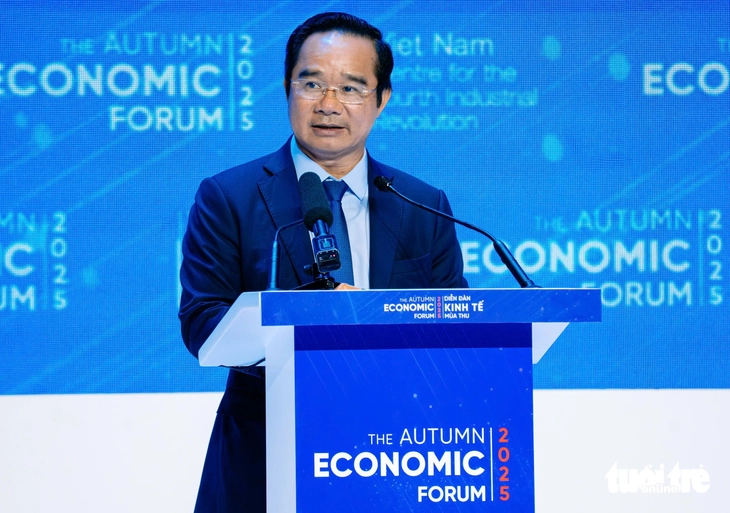 Đối thoại với Tổng giám đốc WEF, Thủ tướng tiết lộ những yếu tố Việt Nam chọn để vượt sóng - Ảnh 6.