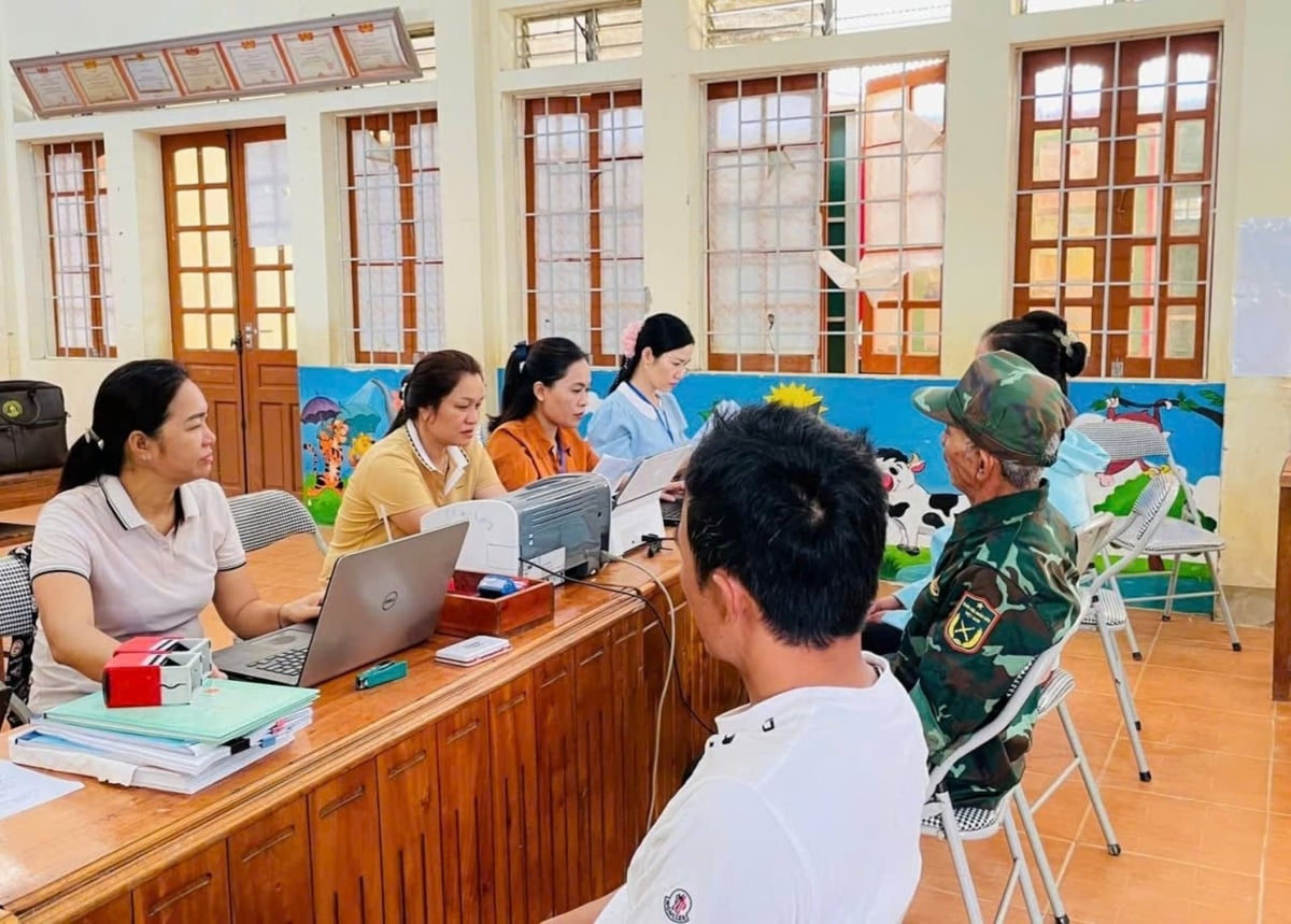Nghe An-provinsen har som mål å løse eksisterende problemer og vanskeligheter fullstendig på grasrotnivå innen 2025. Foto: Pham Tuan. Tỉnh Nghệ An chỉ đạo giải quyết dứt điểm những tồn tại, vướng mắc ở cấp cơ sở trong năm 2025. Ảnh: Phạm Tuân.