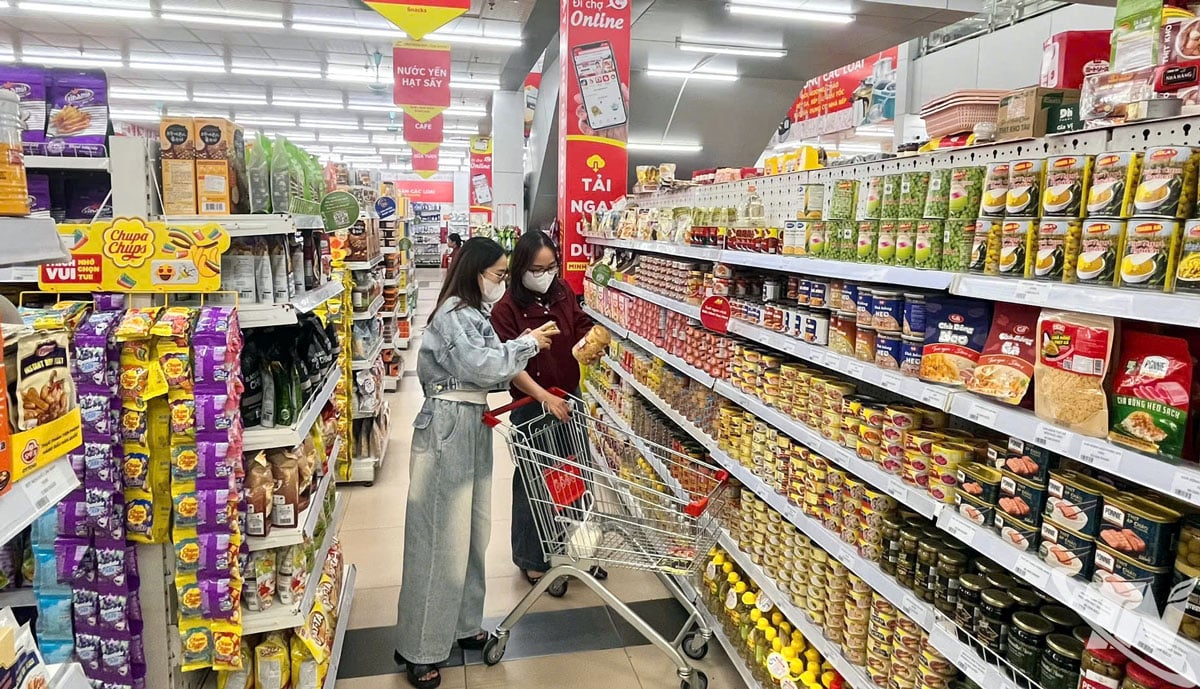 Dans les supermarchés de la province, la part des produits importés a augmenté de 10 à 20 % par rapport à avant, permettant ainsi de répondre aux besoins des consommateurs.