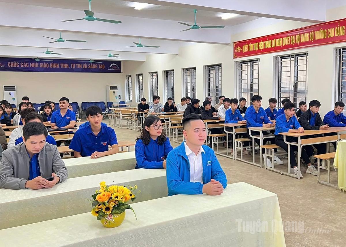 Delegates attending the forum.