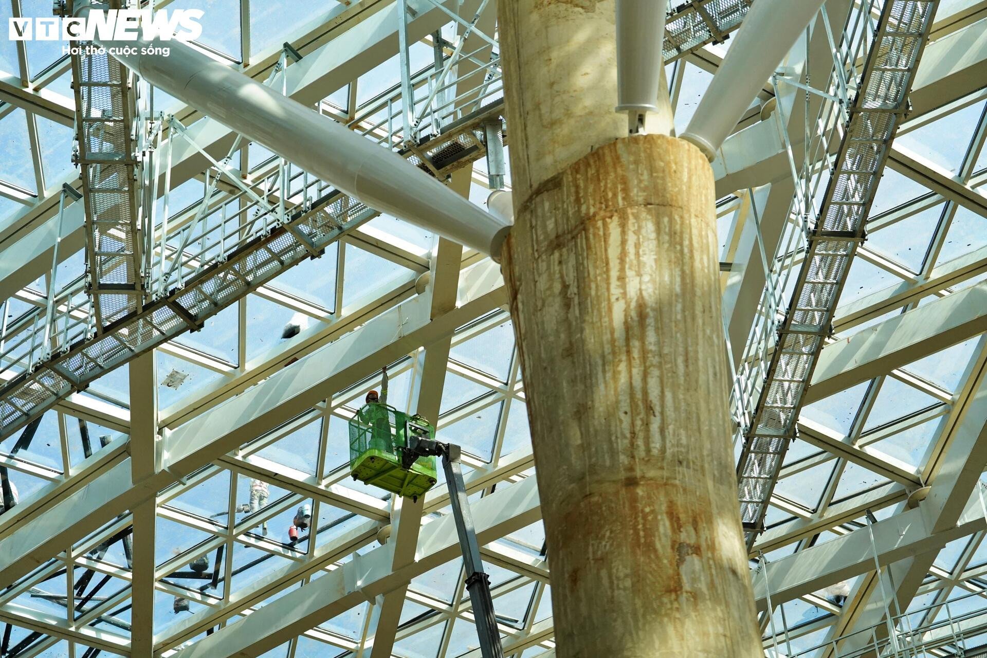 Uvnitř terminálu letiště Long Thanh před prvním letem - 8