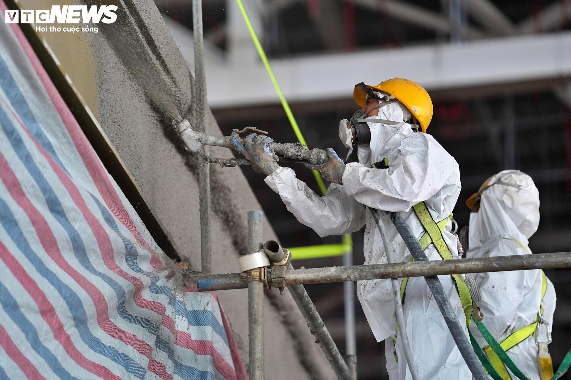 Uvnitř terminálu letiště Long Thanh před prvním letem - 17