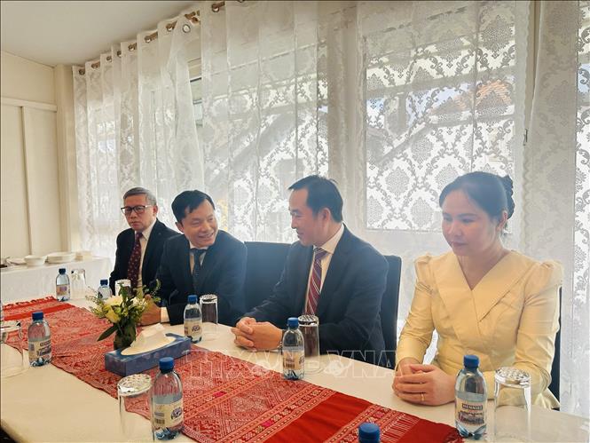 Подпись к фотографии