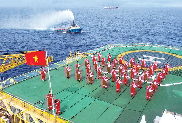 페트로베트남: 64년 전통의 자랑 - 국가 에너지 창출을 위한 꾸준한 발걸음 - 사진 2.