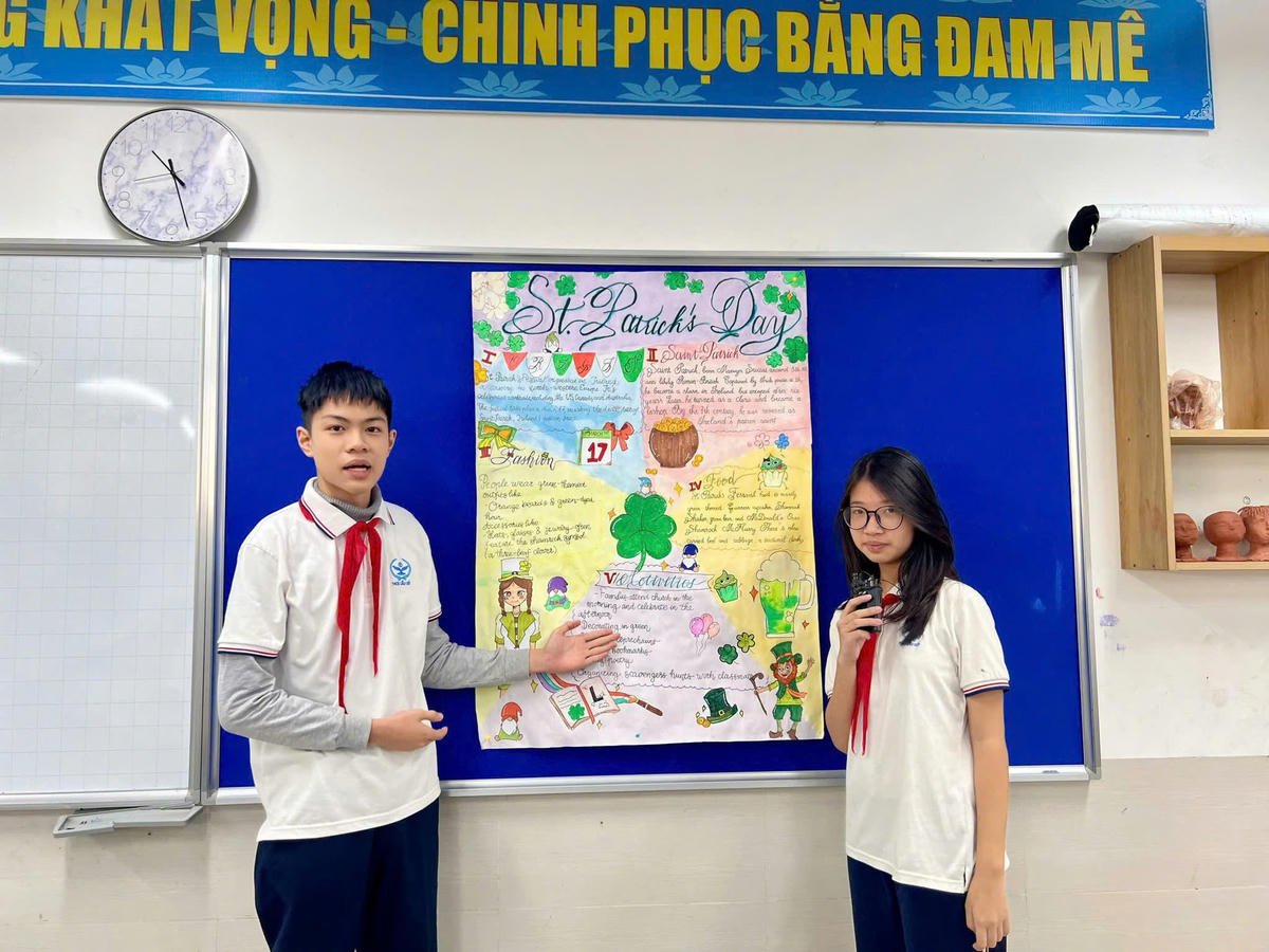 Chuyển từ tiếng Anh “học để thi” sang “học để giao tiếp”