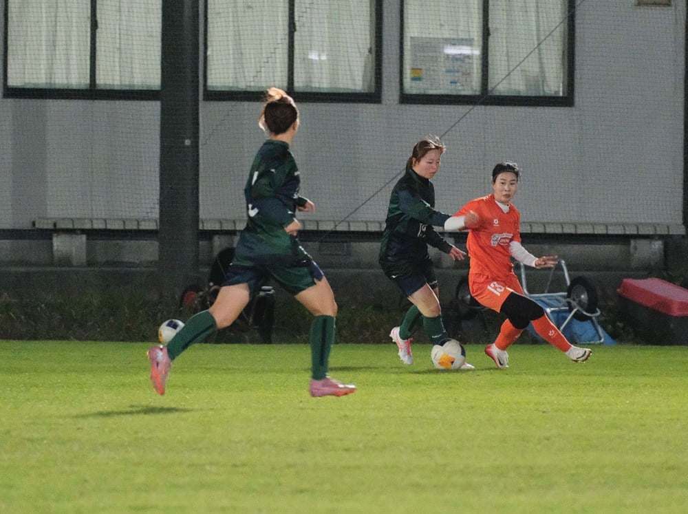 वियतनाम की महिला टीम का जापान की प्रशिक्षण यात्रा के दौरान एक और उपयोगी मैच - फोटो 3