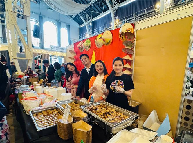 ຄຳບັນຍາຍຮູບພາບ