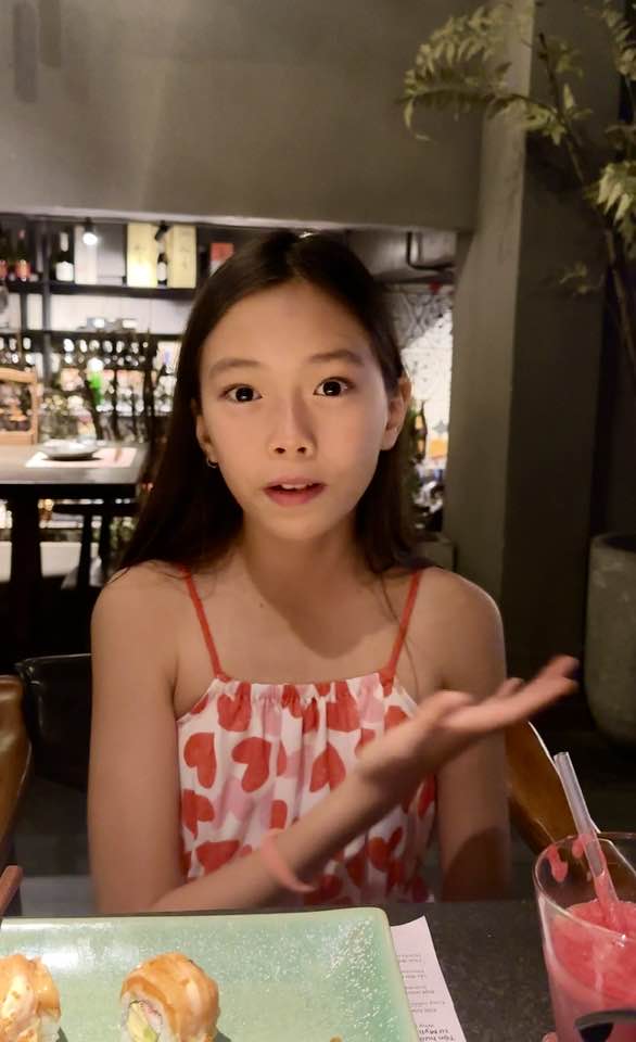 11 tuổi con gái Đoan Trang diện áo dài gây sốt - Ảnh 8.