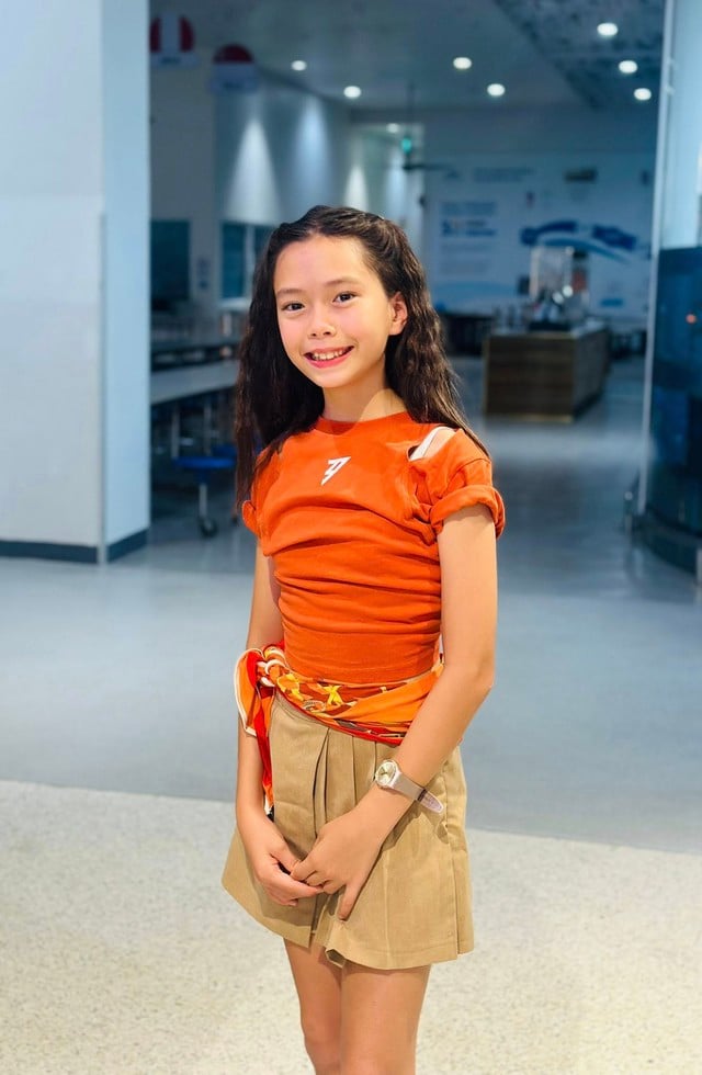 11 tuổi con gái Đoan Trang diện áo dài gây sốt - Ảnh 9.