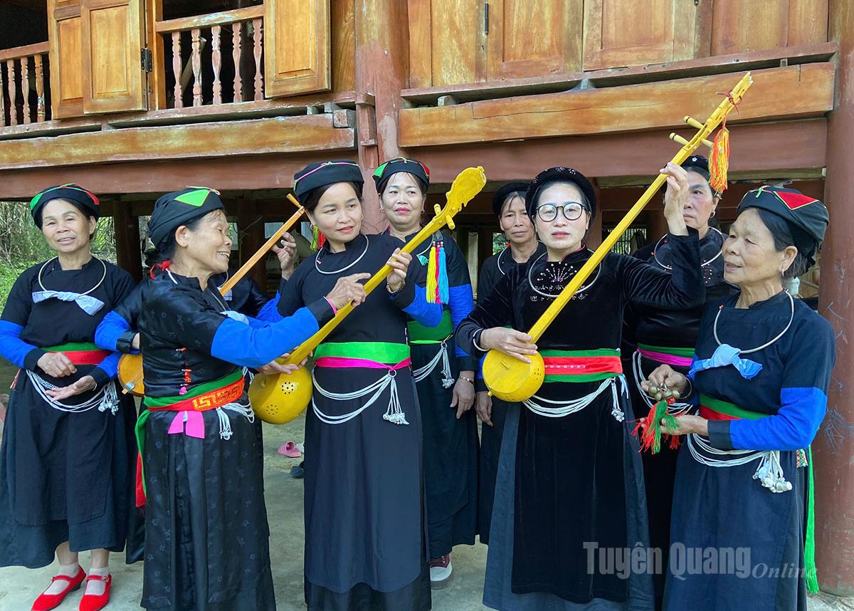 클럽의 새로운 회원에게는 자세한 지침이 제공됩니다.