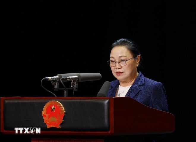 Laotiaanse ambassadeur in Vietnam, Khamphao Ernthavanh, spreekt. (Foto: Lam Khanh/VNA) ttxvn-quoc-khanh-lao.jpg