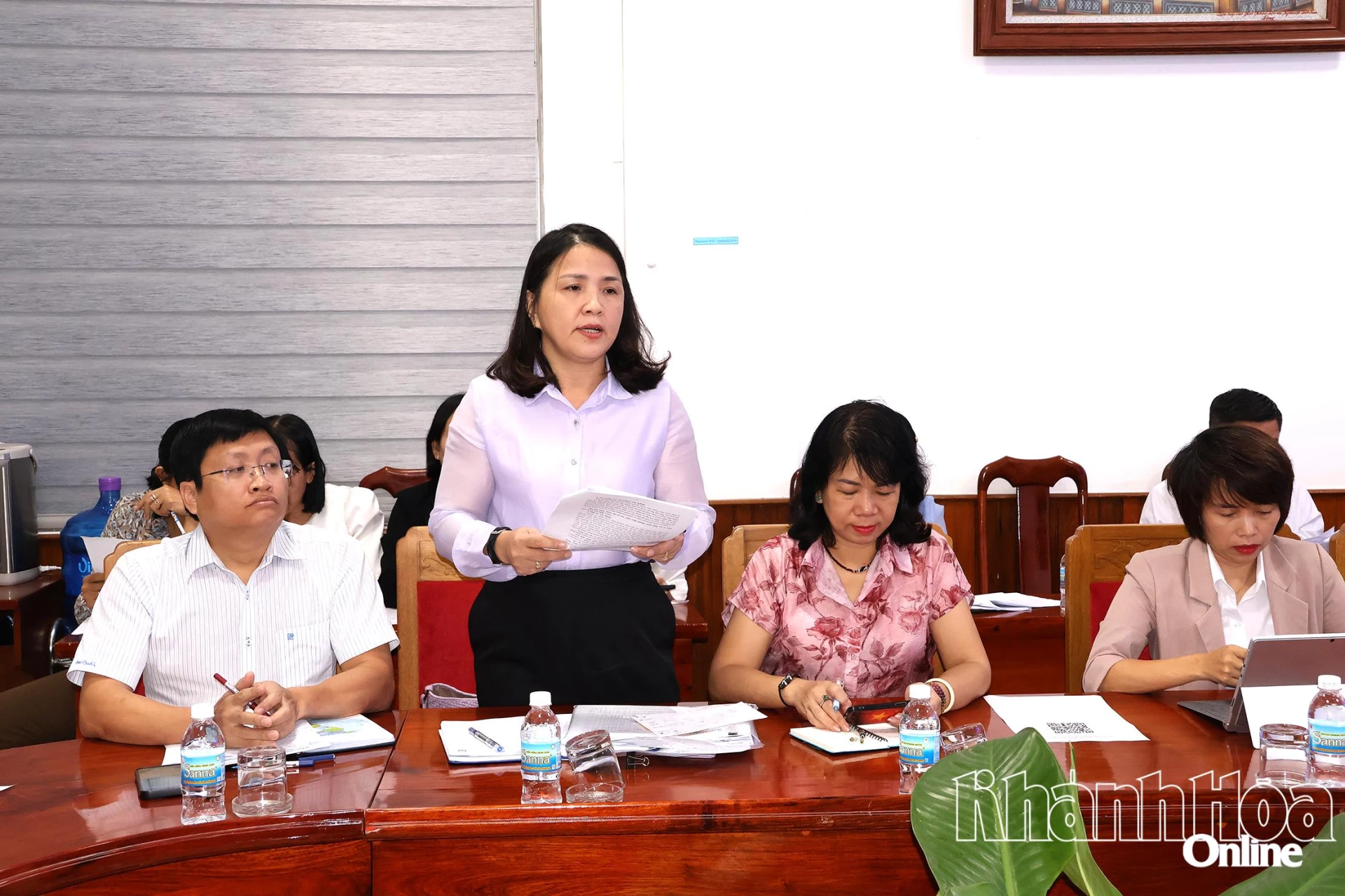 Líderes do Escritório Provincial de Estatística discursaram na reunião.