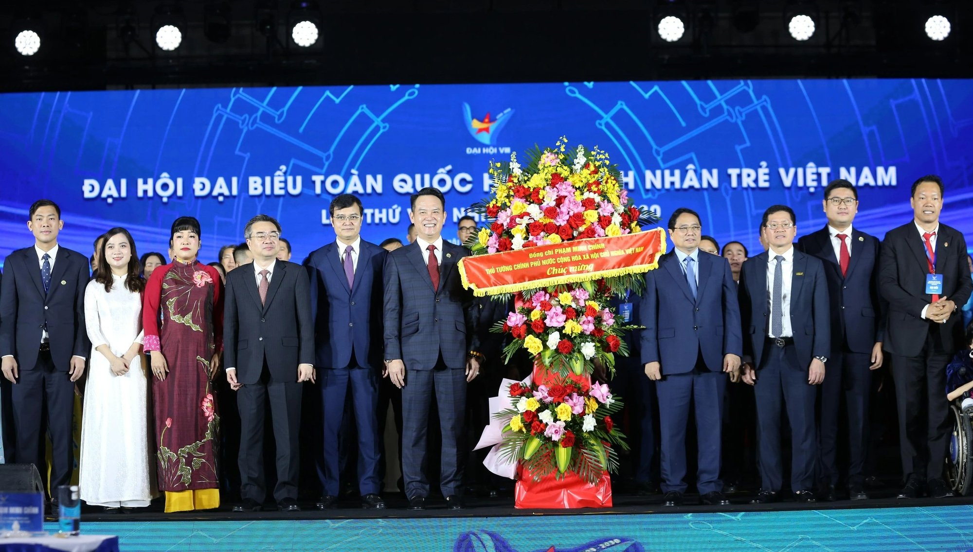 Thủ tướng: Doanh nhân trẻ phải đi đầu trong những lĩnh vực mới và khó - Ảnh 3.