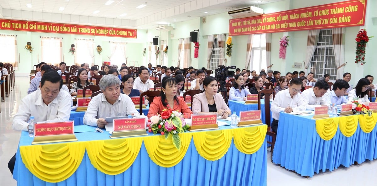 회의에 참석한 대표자들.