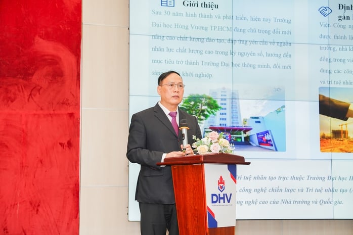 Sinh viên công nghệ thông tin bất ngờ học thêm chuyên ngành 