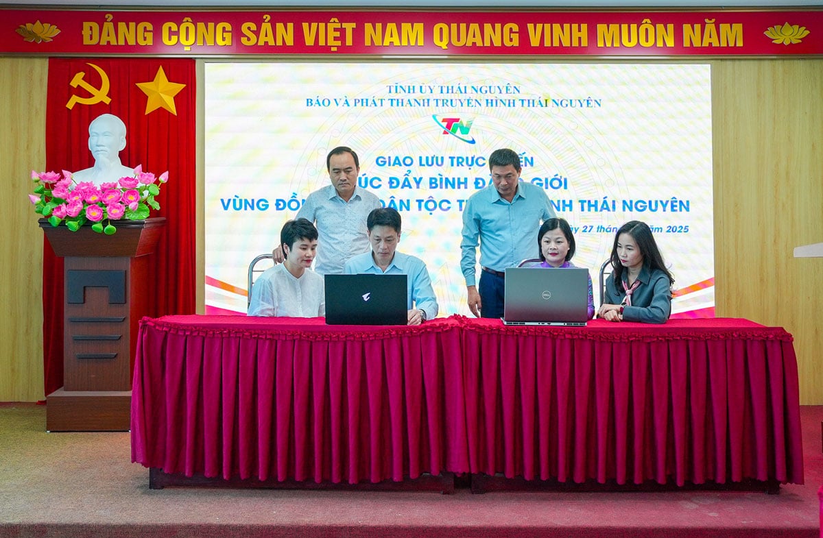 Tamu dan kru program.