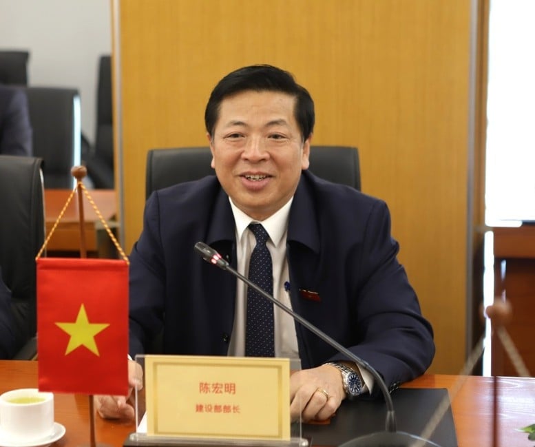 Minister Tran Hong Minh beoordeelde de samenwerking tussen Vietnam en Guangxi de laatste tijd als buitengewoon levendig en effectief.