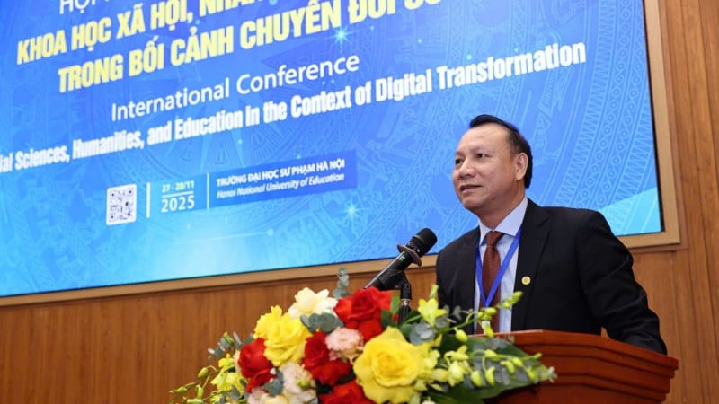 El profesor asociado Dr. Nguyen Duc Son, rector de la Universidad Nacional de Educación de Hanói, participó en la conferencia. (Foto: Thanh Tung)
