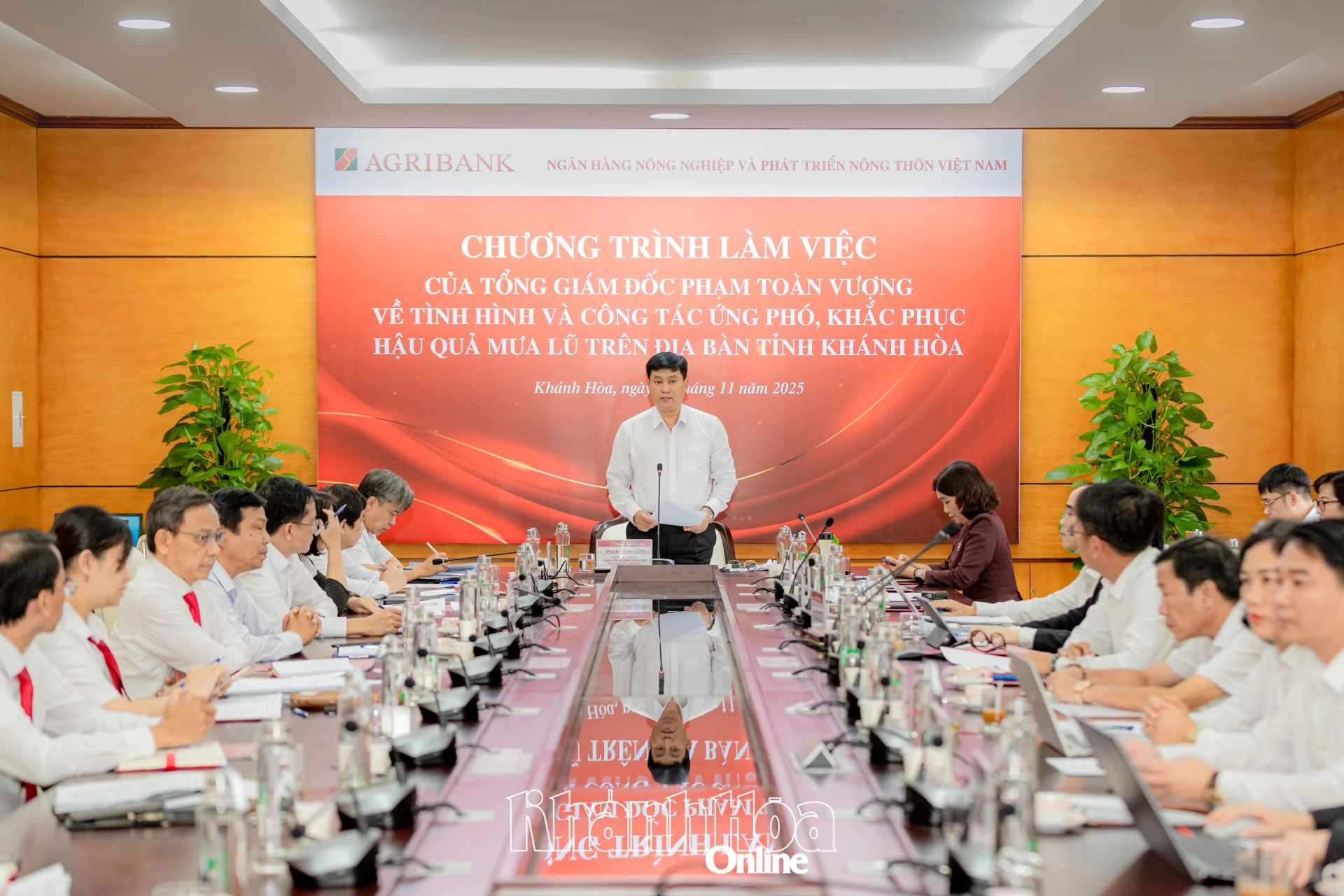 Генеральный директор Фам Тоан Выонг выступил на онлайн-конференции.