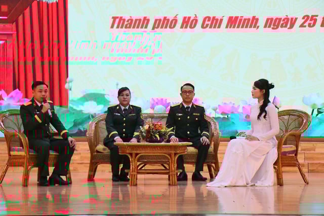 Wilayah Tentera 7 memuji model canggih yang menyebarkan keinginan untuk menyumbang - Foto 1. Quân khu 7 tuyên dương các điển hình tiên tiến lan tỏa khát vọng cống hiến- Ảnh 1.