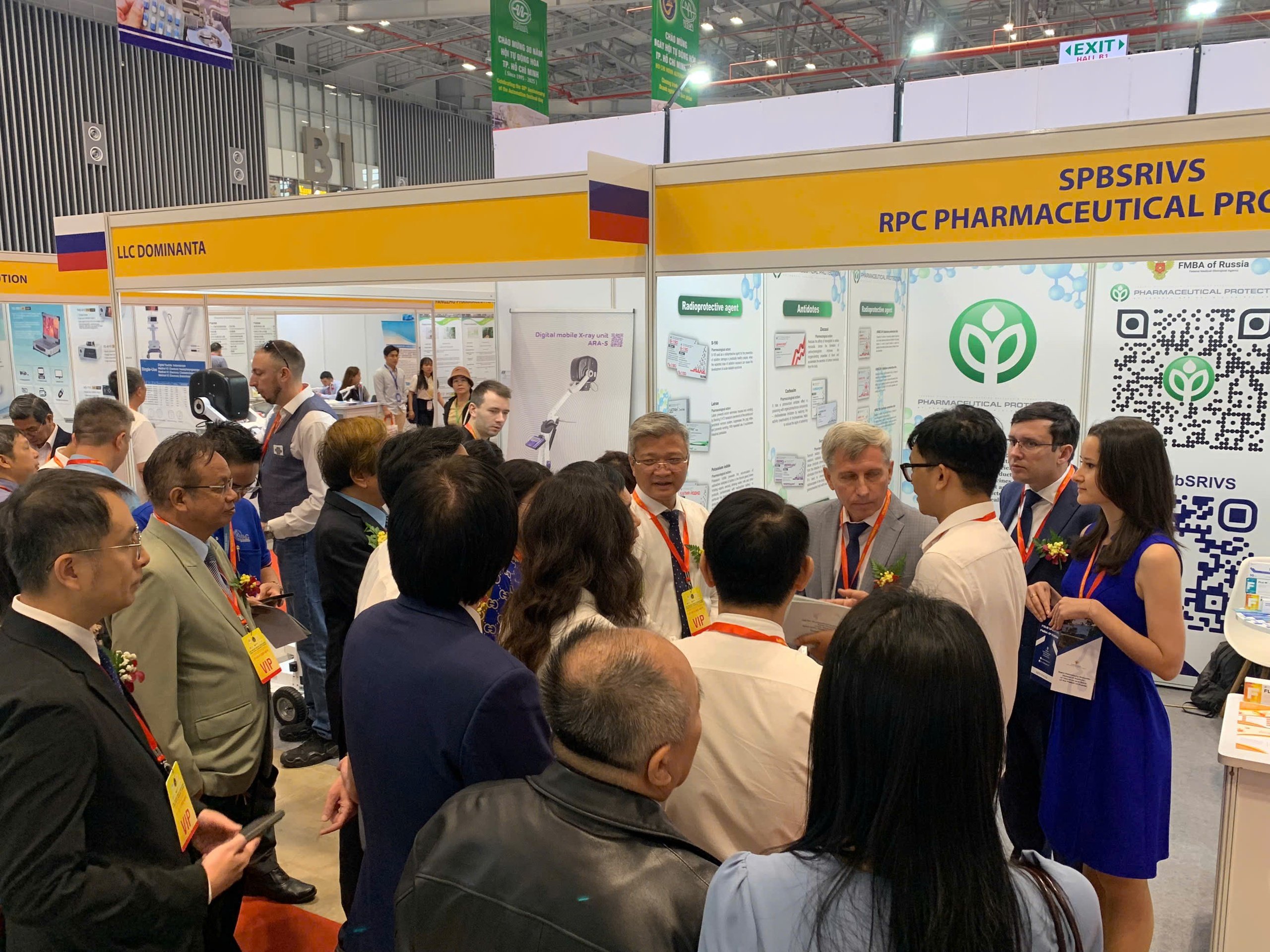 Triển lãm quảng bá, thúc đẩy hợp tác chuyển đổi số, khoa học công nghệ trong ngành Y tế thu hút hàng nghìn khách tham quan- Ảnh 2.