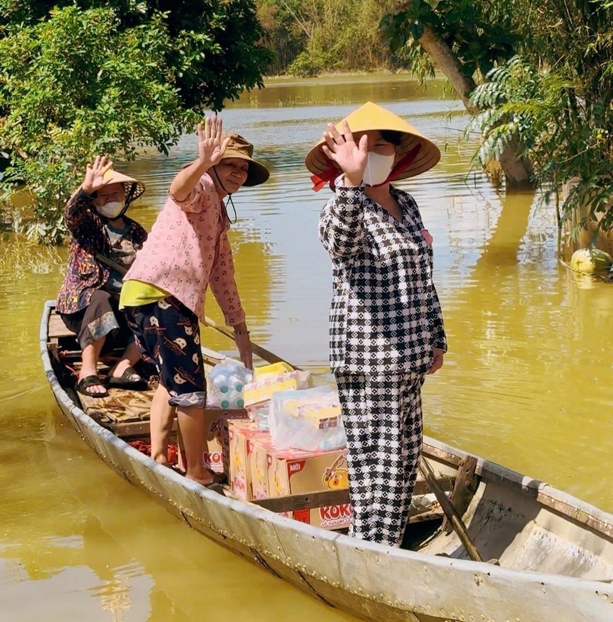 Hành trình trao gửi yêu thương cùng các chuyến hàng thiết thực tới miền Trung vẫn đang được Masan Group tiếp tục thực hiện. Ảnh: HH.