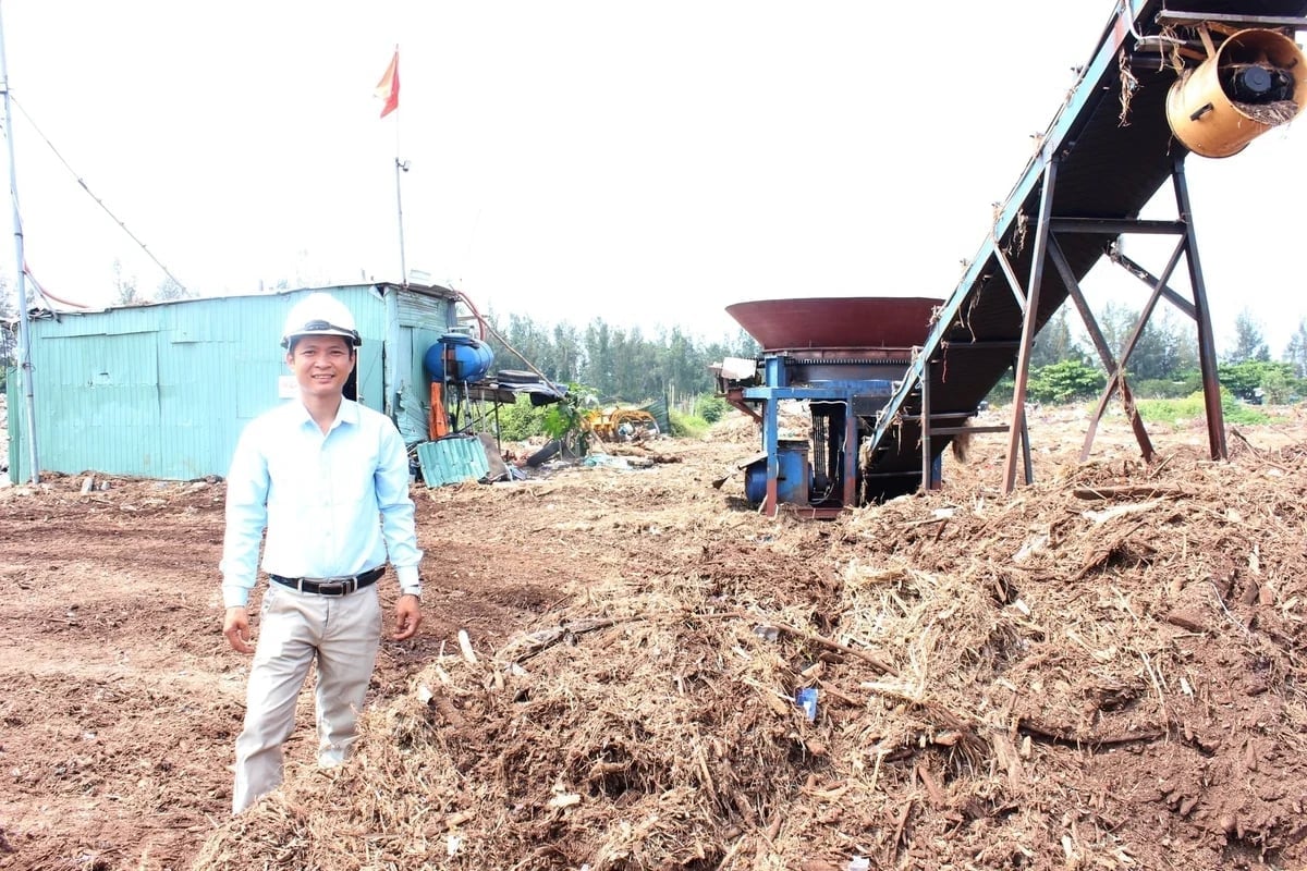 Anh Trương Tử Long, Giám đốc Công ty CP Năng lượng sạch Hải Vân với dự án 'biến' rác thải sinh học thành tài nguyên. Ảnh: Lan Anh.