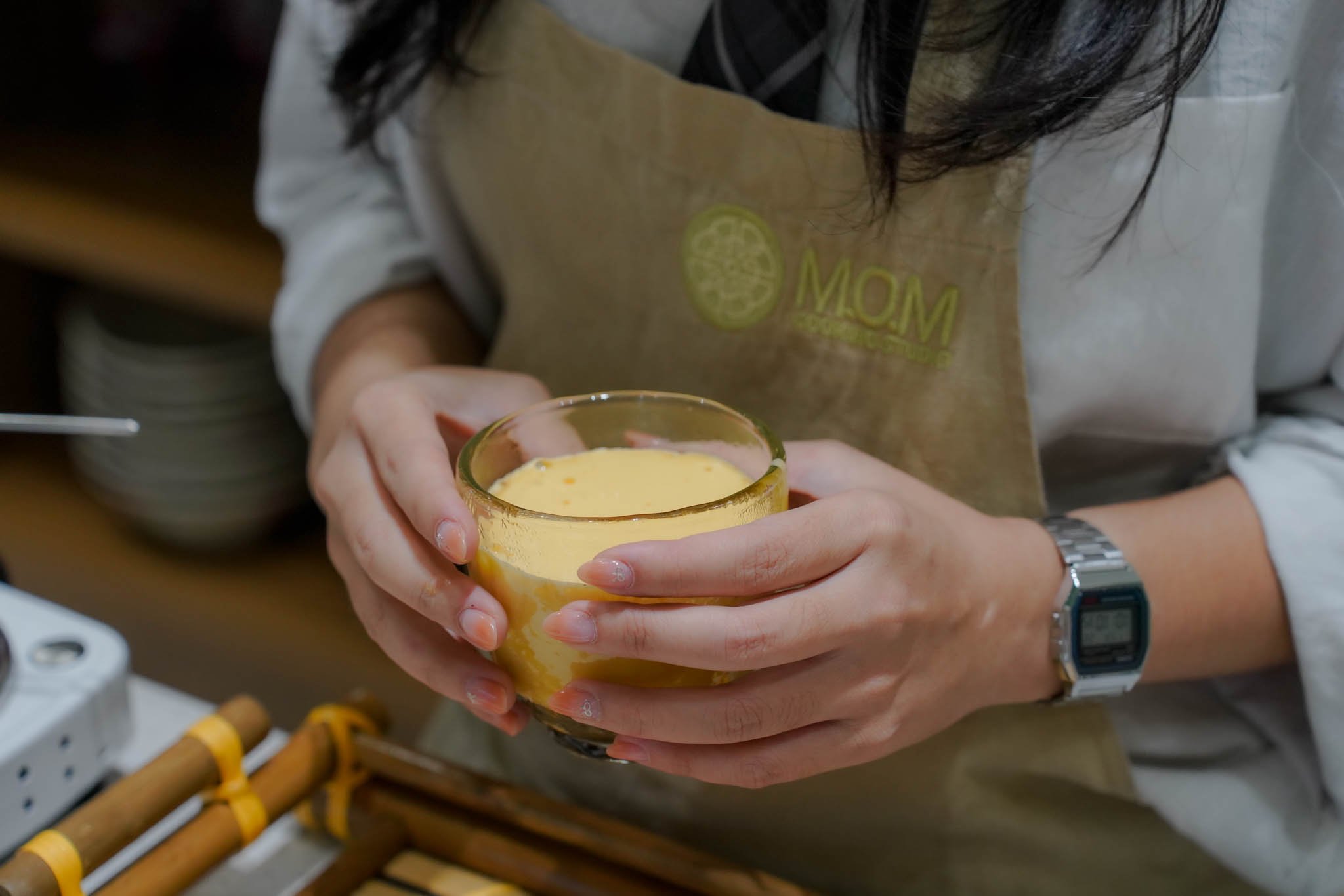 Khách Tây nườm nượp tới TP.HCM học pha cà phê trứng - Ảnh 6.