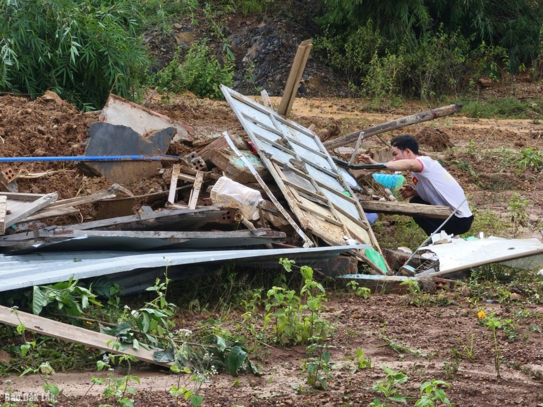 Σπίτια στην κοινότητα Γιανγκ Μάο κατέρρευσαν ολοσχερώς λόγω των πρόσφατων πλημμυρών.