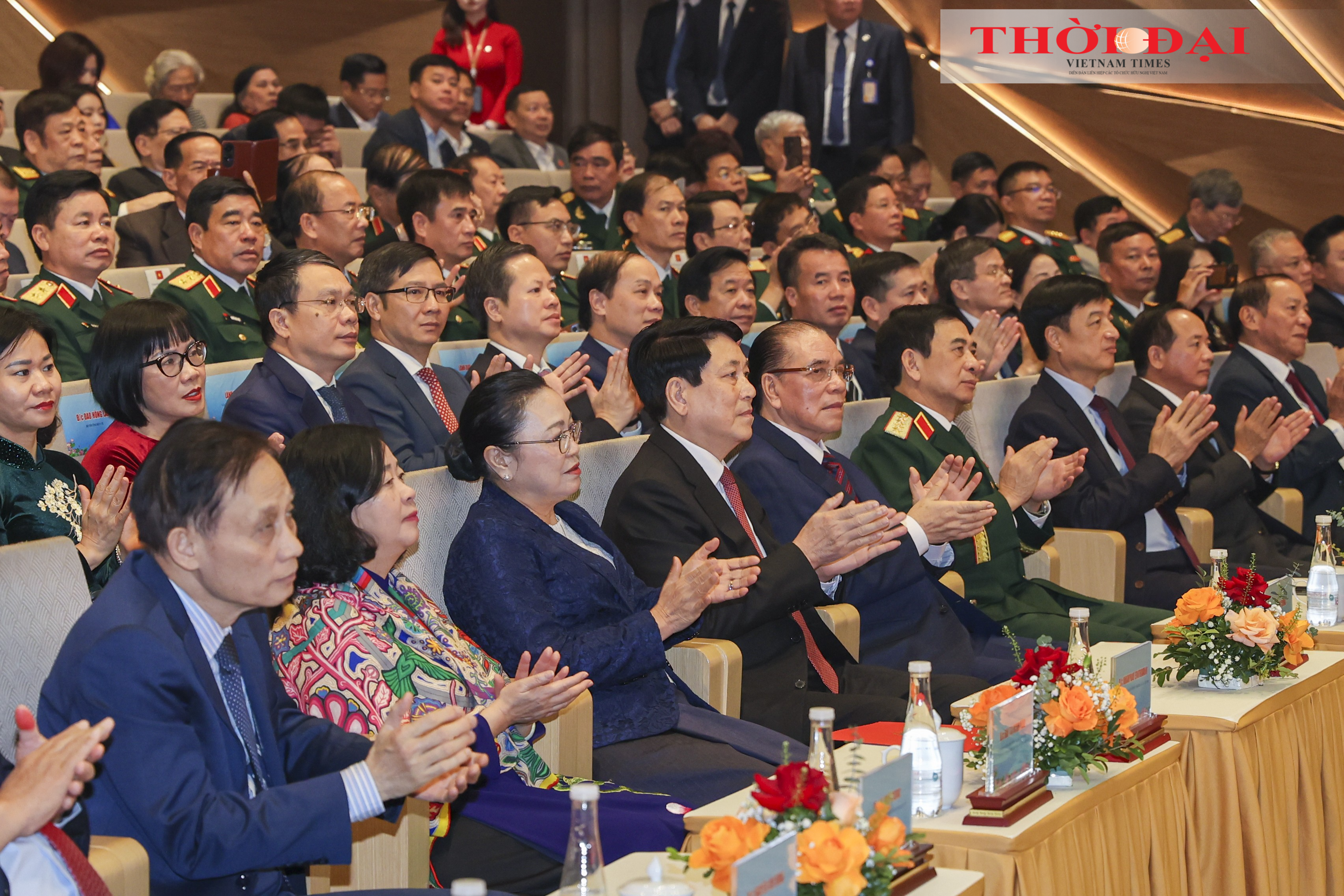 Việt Nam luôn tự hào có người bạn Lào thủy chung, son sắt