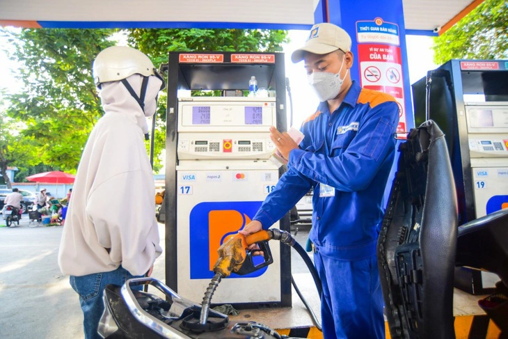 Giá xăng dầu đồng loạt giảm từ chiều 27-11 - Ảnh 1.