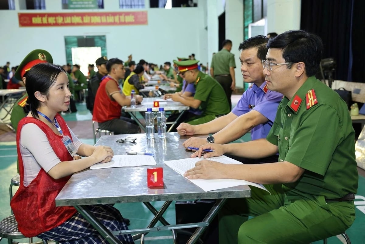 Nhiều nữ giới cũng tham gia đường dây lừa đảo. Ảnh: Công an tỉnh Lai Châu. 