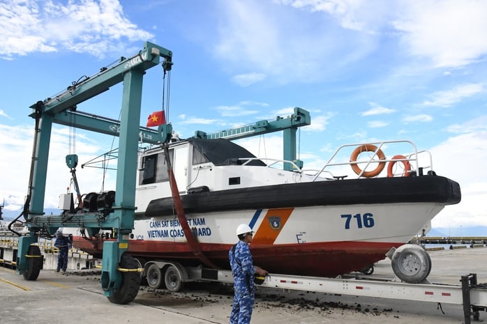 650 cán bộ, chiến sĩ Vùng Cảnh sát biển 3 sẵn sàng ứng phó bão số 13 - Ảnh 2.