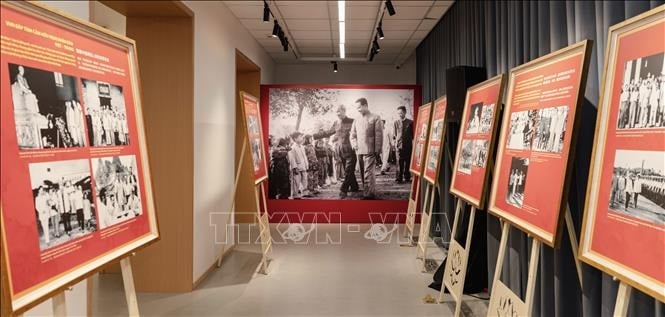 Подпись к фотографии