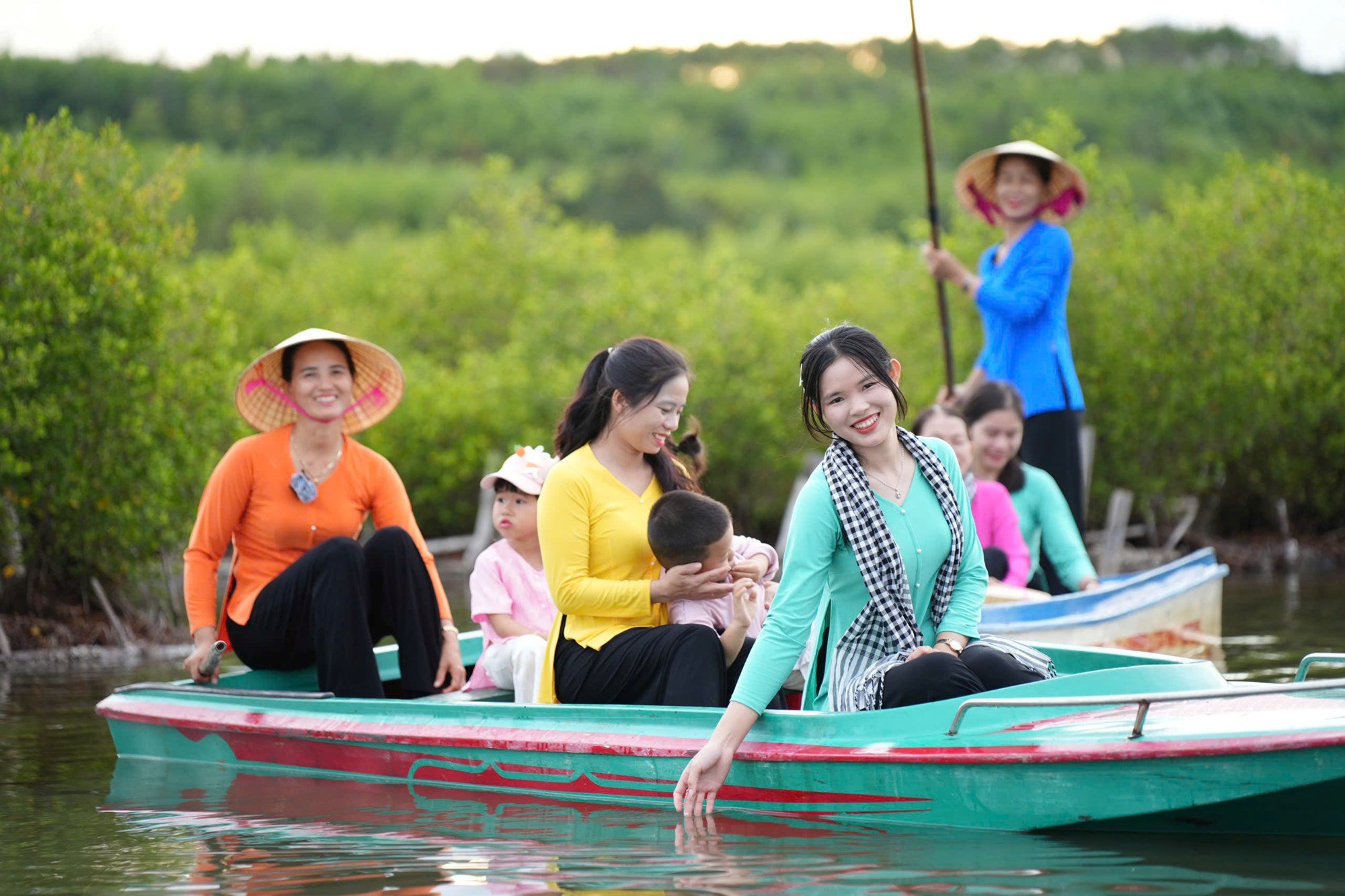 (ईमैगज़ीन) सामुदायिक पर्यटन गरीबी कम करने में 