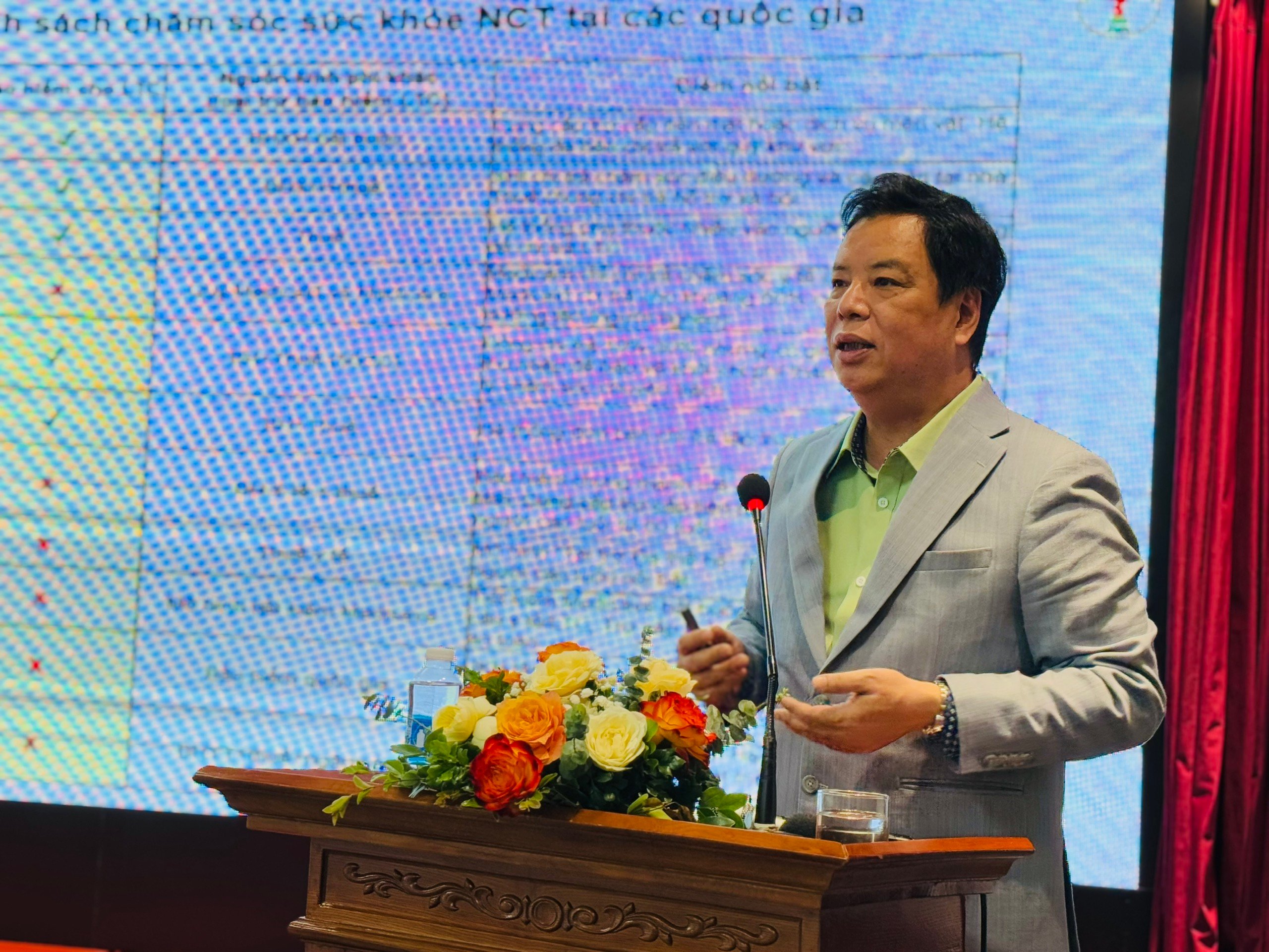 Người cao tuổi ở Hà Nội, TP. Hồ Chí Minh đối mặt với thừa cân béo phì và các bệnh mạn tính- Ảnh 1.