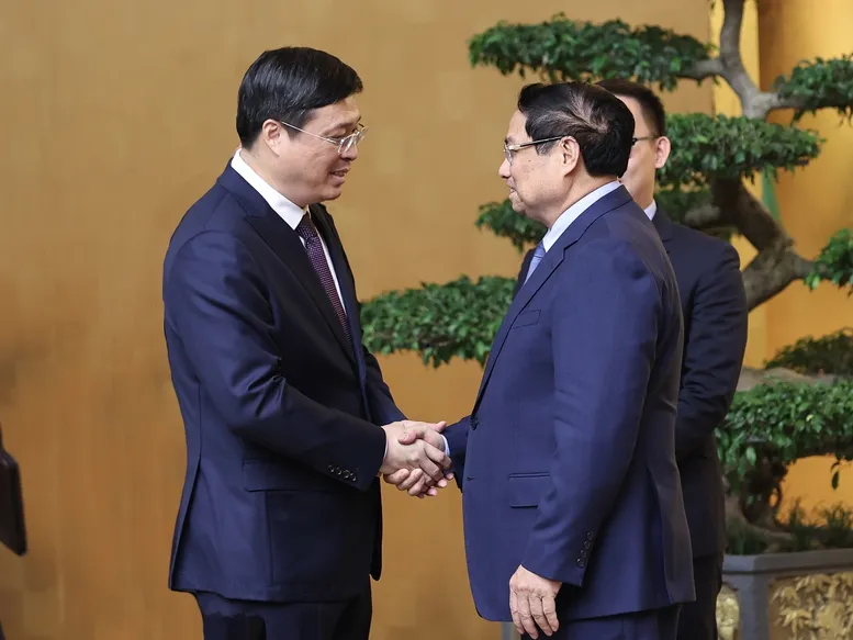 Thủ tướng đề nghị đẩy nhanh kết nối hạ tầng giao thông giữa Việt Nam và Quảng Tây (Trung Quốc) - Ảnh 1.