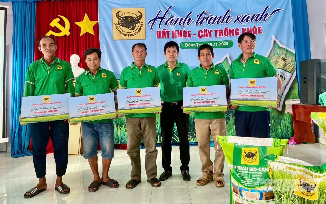 Chương trình 'Hành Trình xanh – đất khỏe, cây trồng khỏe' tiếp tục cho thấy nỗ lực của Bình Điền trong mục tiêu đồng hành cùng nông dân ĐBSCL chuyển đổi phương thức canh tác, thích ứng biến đổi khí hậu và nâng cao hiệu quả sản xuất. Ảnh: Lê Hoàng Vũ.