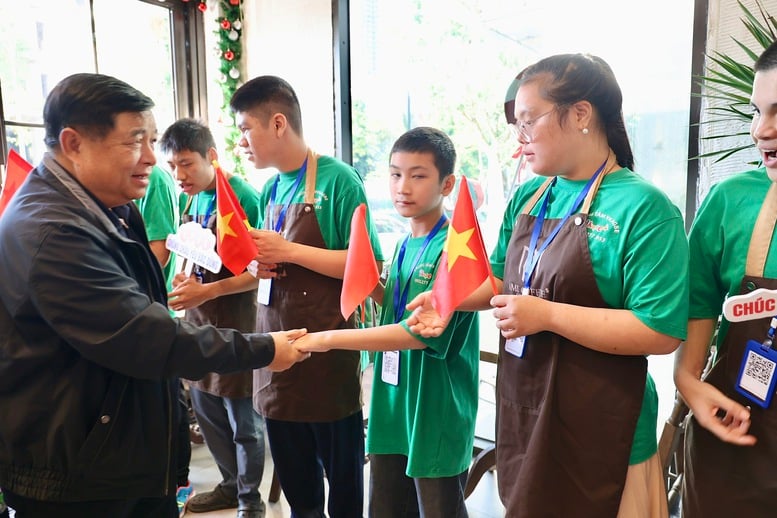 Khuyến khích hướng nghiệp, giải quyết việc làm cho người tự kỷ trưởng thành, người khuyết tật- Ảnh 4.