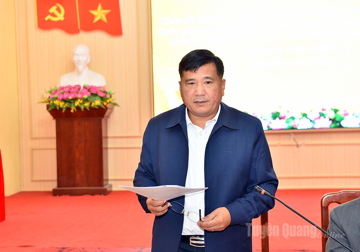 Hau Minh Loi elvtárs, a Tartományi Népi Tanács állandó alelnöke iránymutatást és útmutatást adott Lao Chai község választási munkájához.