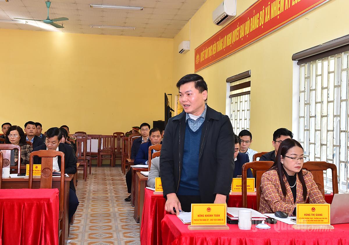 Lao Chai község tisztviselői véleményt és ajánlásokat fogalmaztak meg a találkozón.